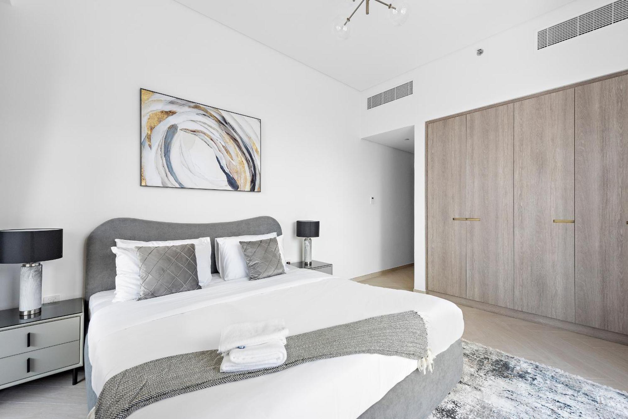 Vayk - Modern 2bd With Private Plunge Pool In Jvc * Dubai
