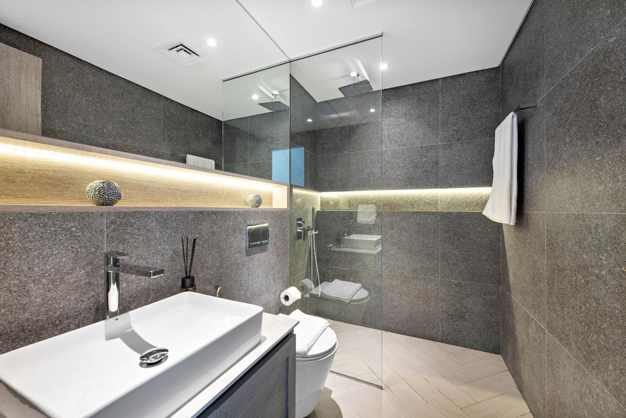 Vayk - Modern 2bd With Private Plunge Pool In Jvc Apartment